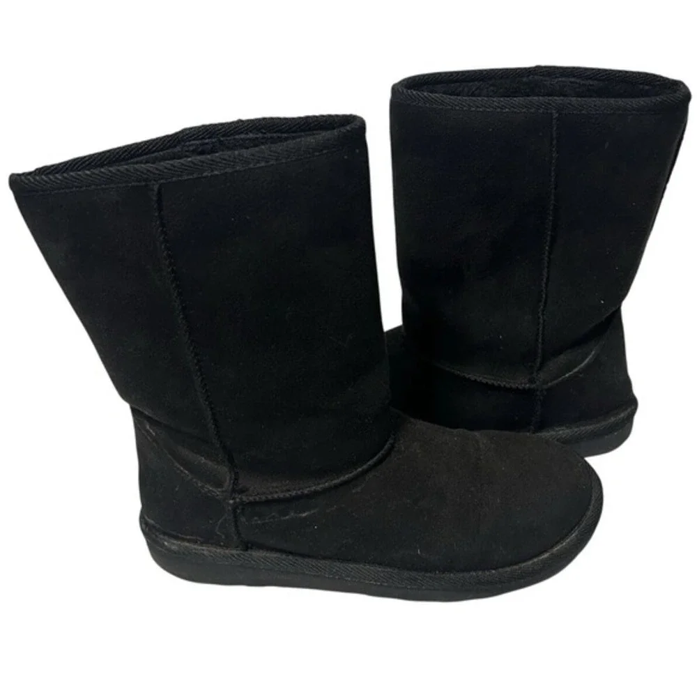 Arizona Women Black Boots Size 7 Medium Winter Season Minimalistic Neutral Cozy